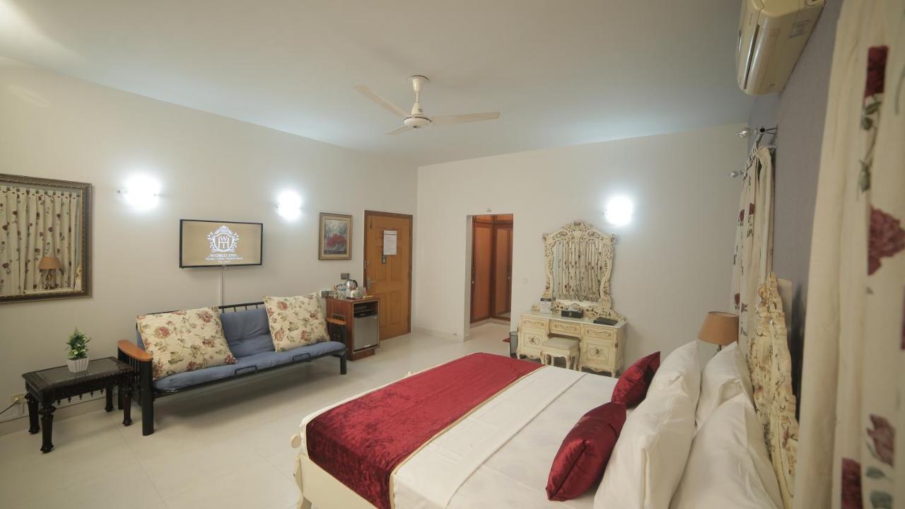 Four Squares Karachi Bed & Breakfast Bagian luar foto