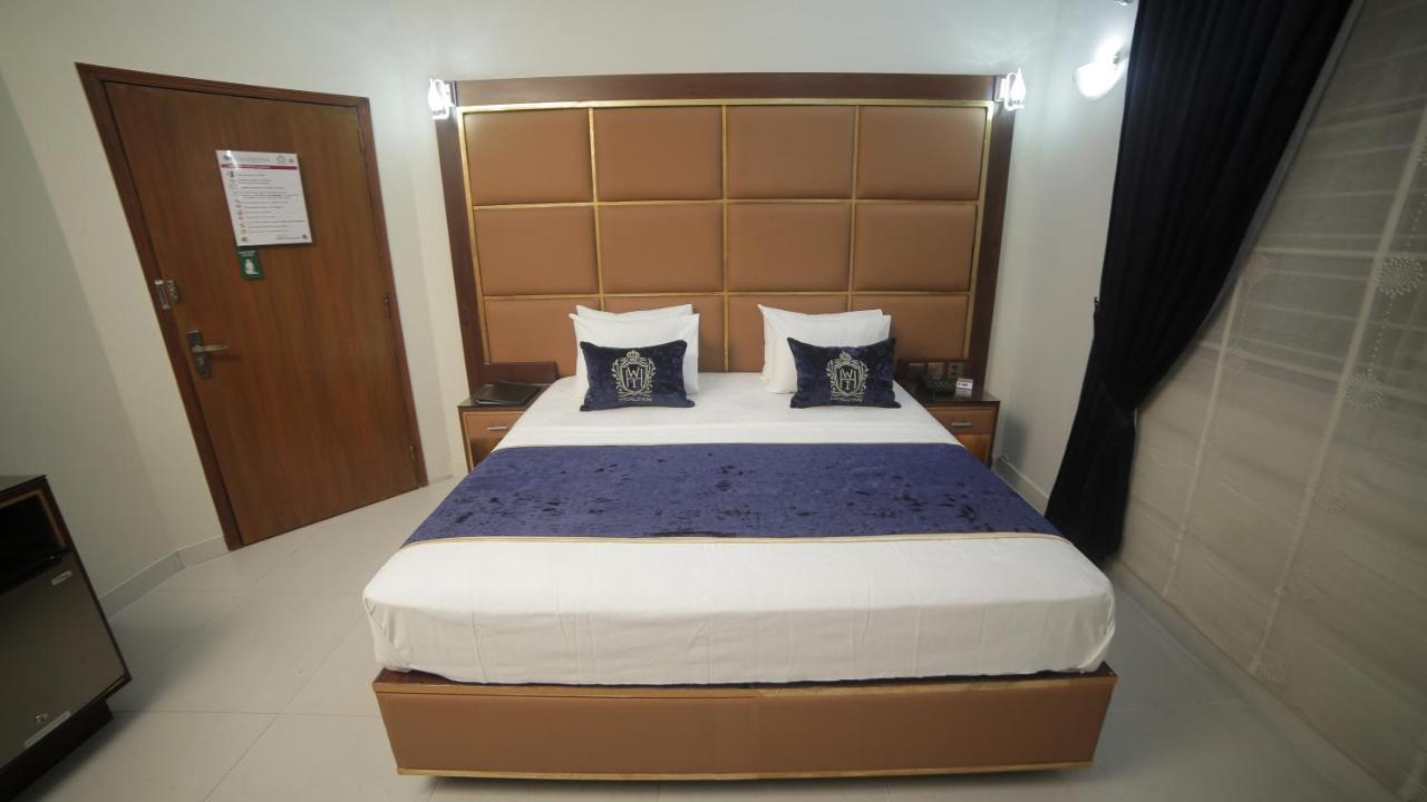Four Squares Karachi Bed & Breakfast Bagian luar foto