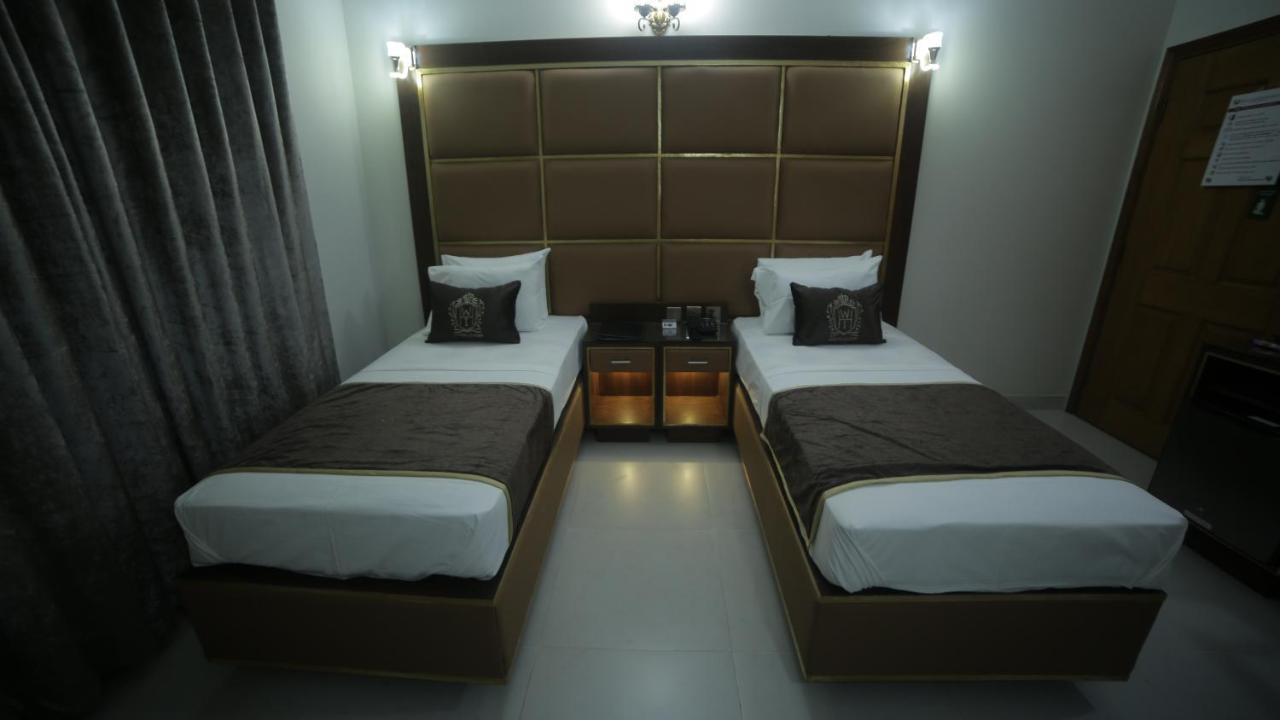 Four Squares Karachi Bed & Breakfast Bagian luar foto