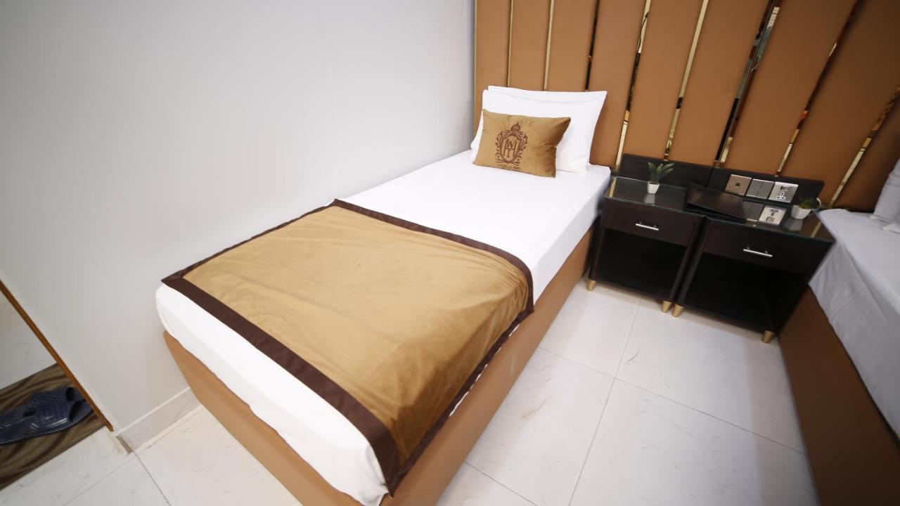 Four Squares Karachi Bed & Breakfast Bagian luar foto