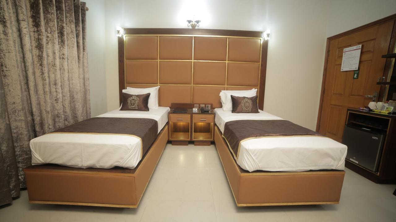 Four Squares Karachi Bed & Breakfast Bagian luar foto