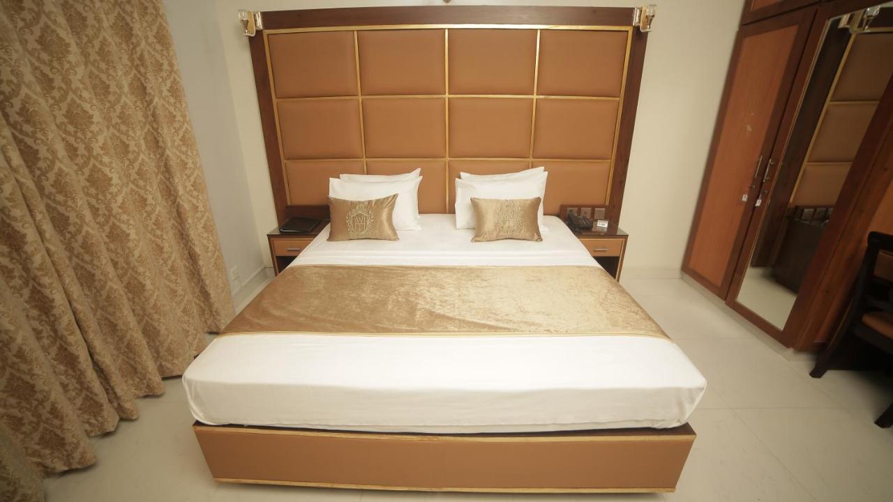 Four Squares Karachi Bed & Breakfast Bagian luar foto