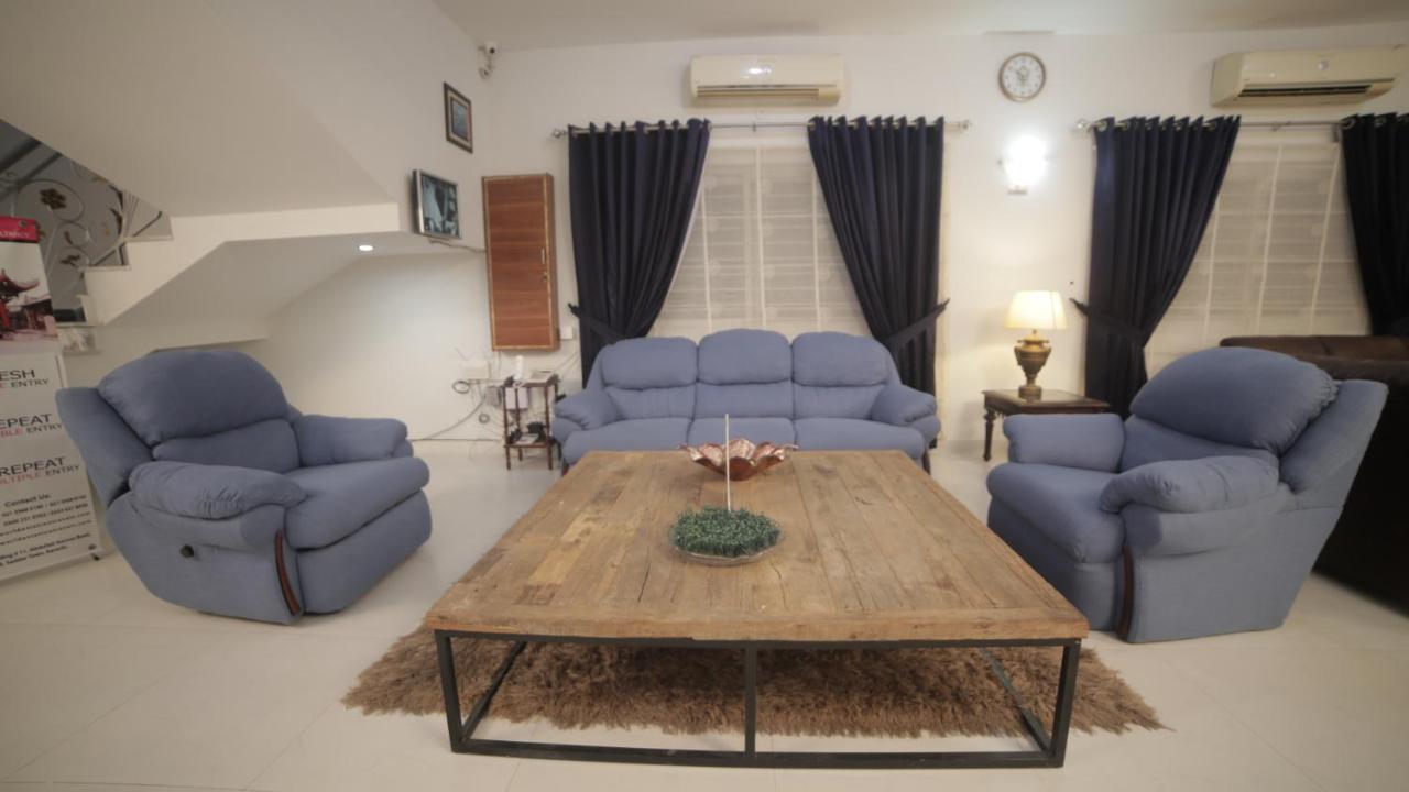 Four Squares Karachi Bed & Breakfast Bagian luar foto